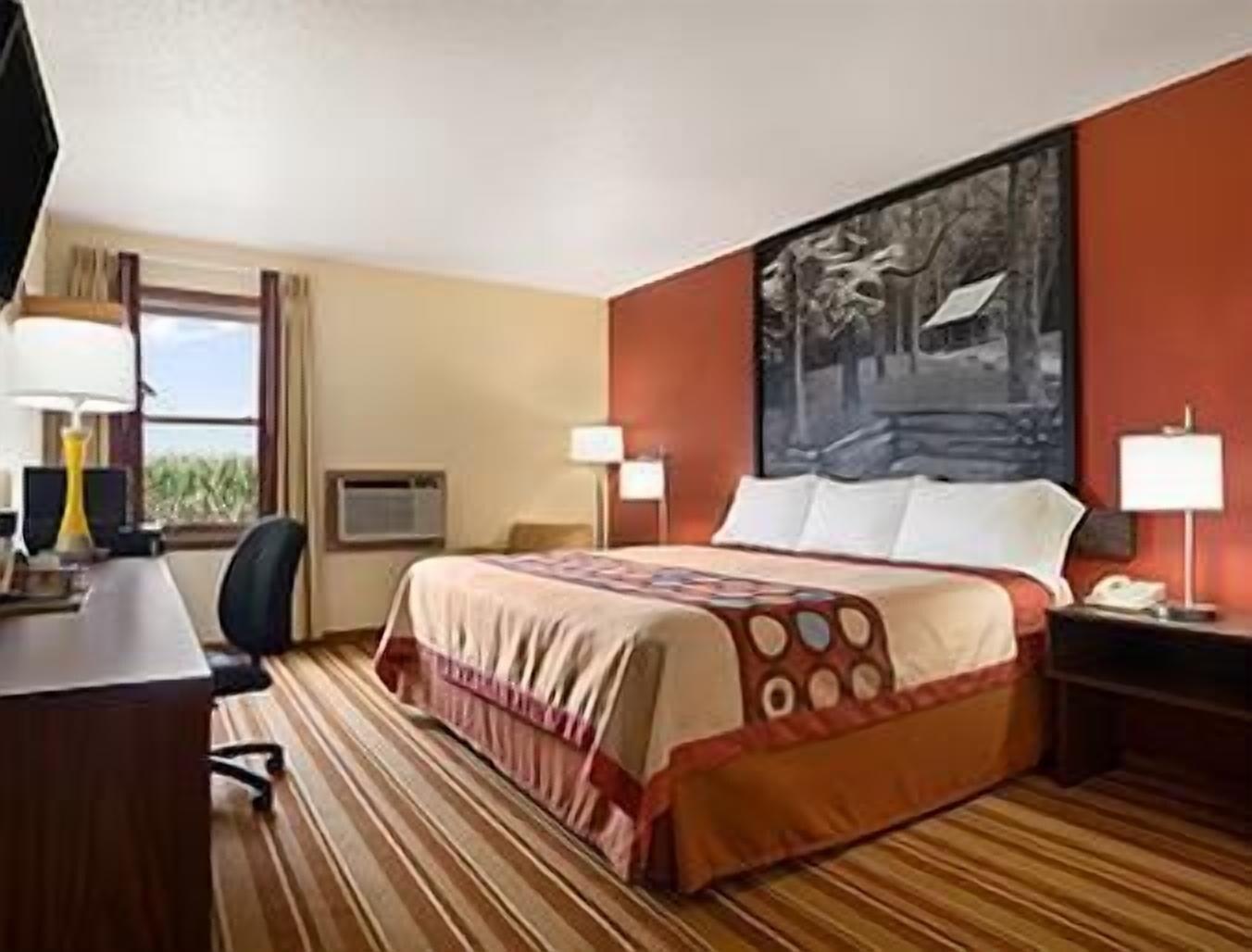Super 8 By Wyndham Mattoon Hotel Екстериор снимка