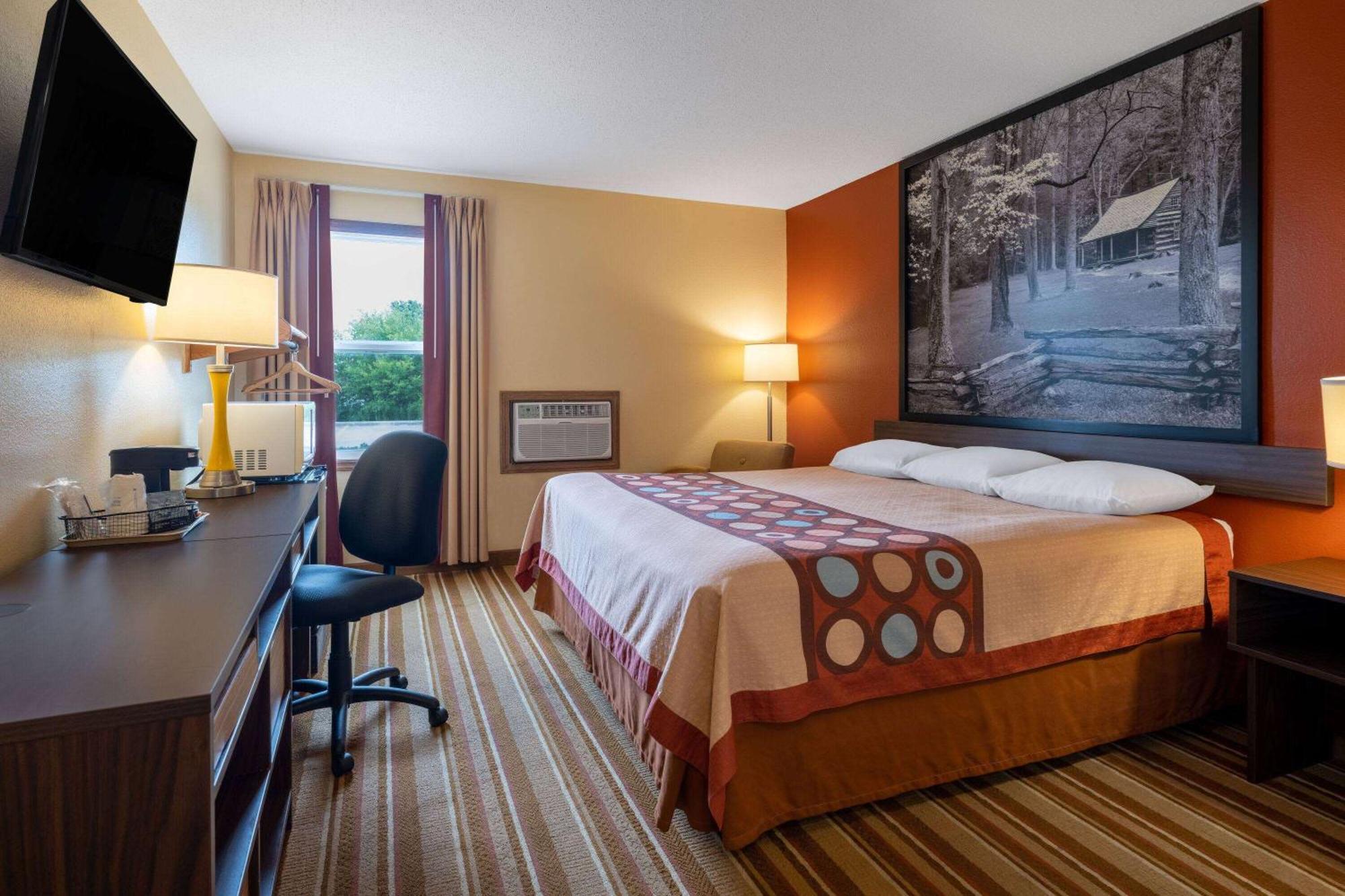 Super 8 By Wyndham Mattoon Hotel Екстериор снимка