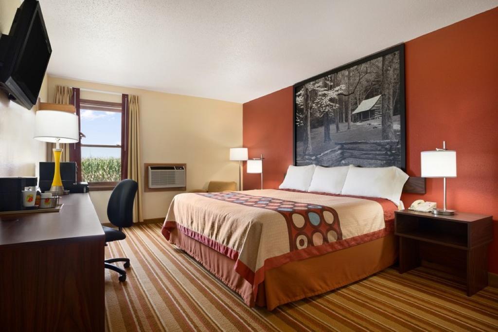 Super 8 By Wyndham Mattoon Hotel Екстериор снимка